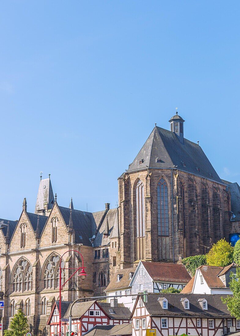 Marburg an der Lahn; Alte Universität und Universitätskirche von Weidenhäuser Brücke, Hessen, Deutschland