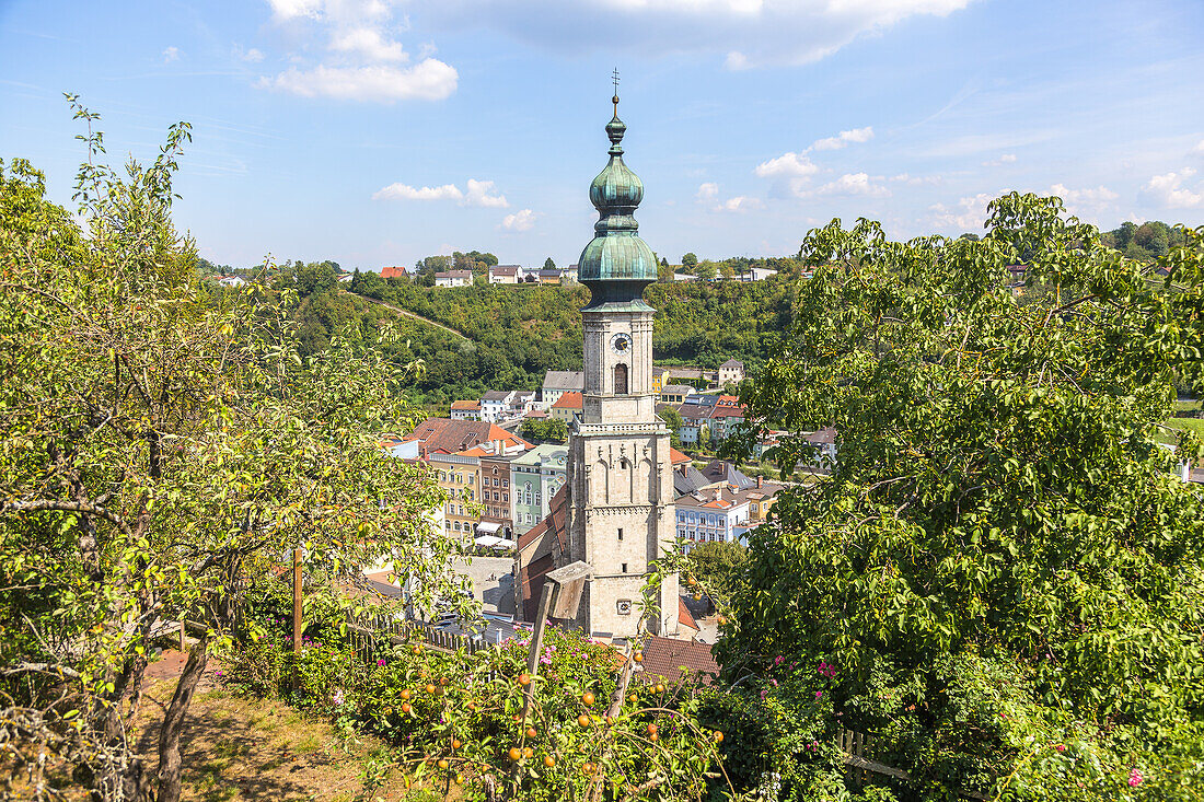 Burghausen, city view from the castle to the parish church of St. Jakob