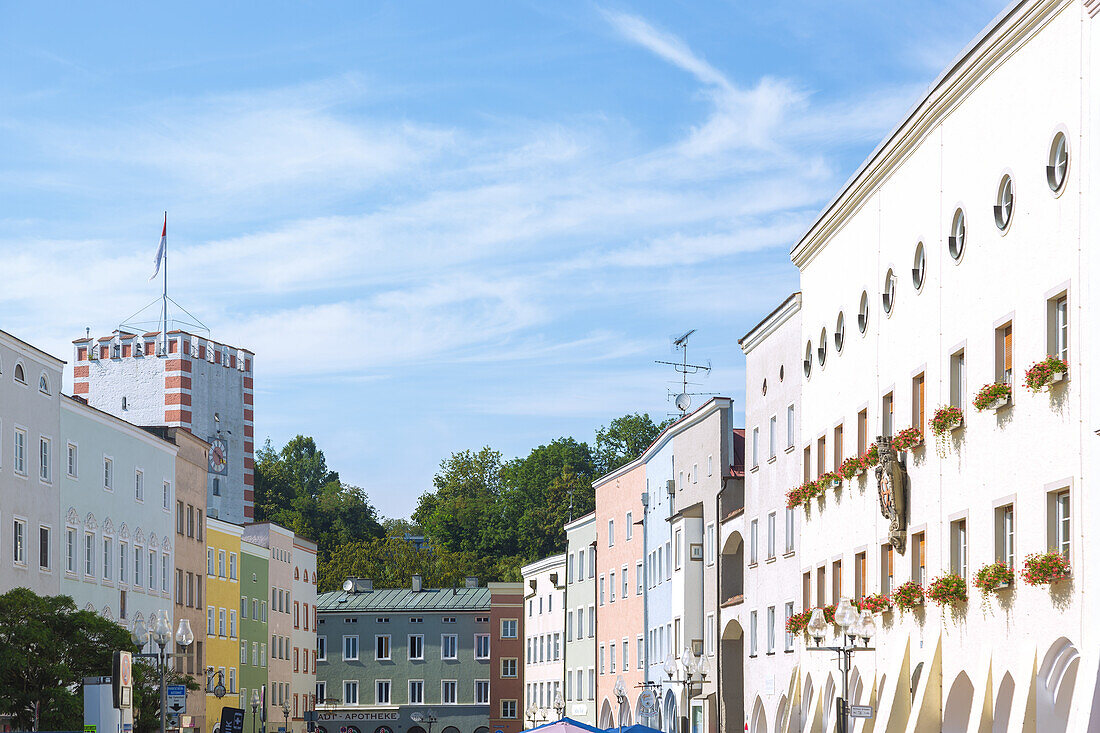 Mühldorf am Inn; Nagelschmiedturm und Rathaus, Bayern, Deutschland