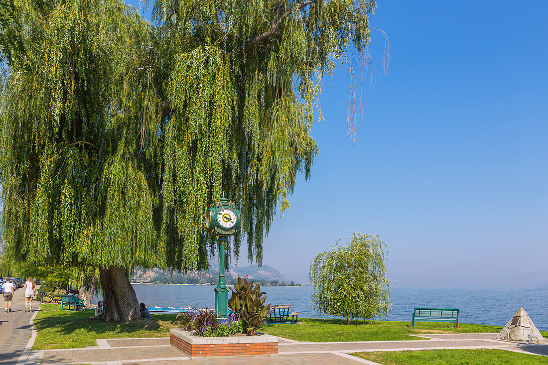 Peachland, Okanagan Lake, Uferpromenade, British Columbia, Kanada