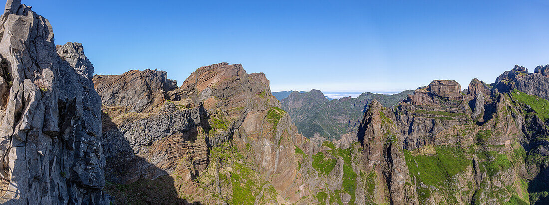 Pico do Arieiro, Pico Ruivo, summit, trail PR1