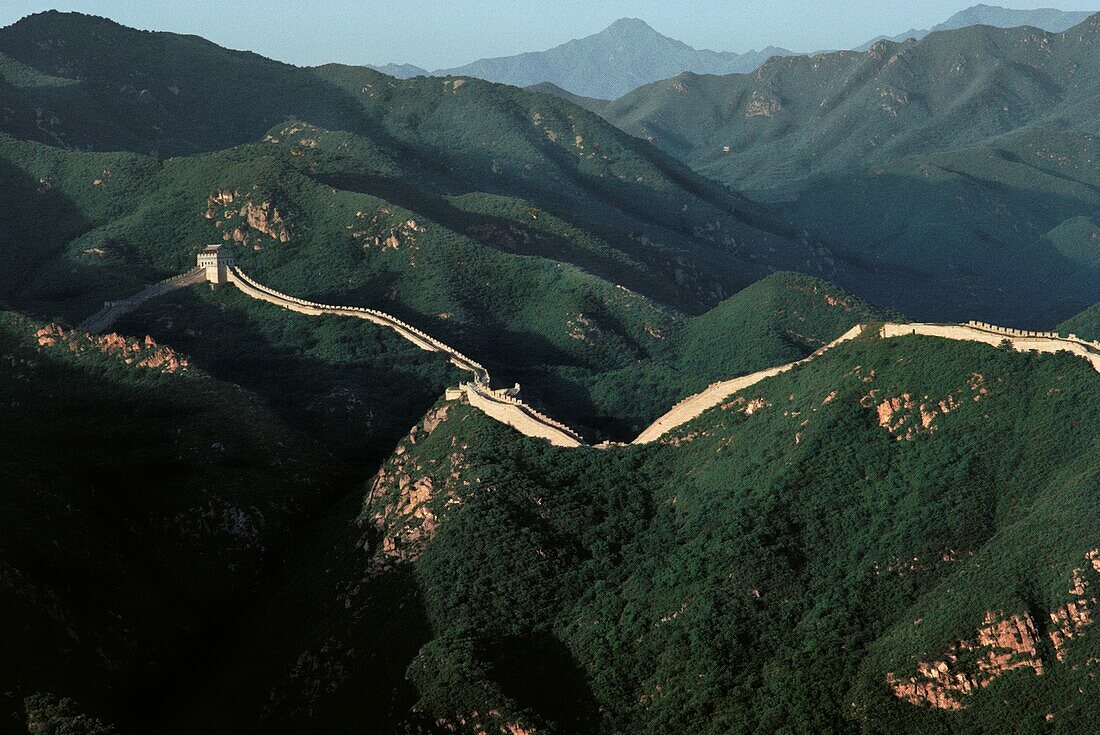 Chinesische Mauer auf einer Bergkette, China