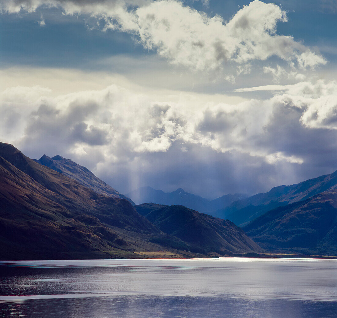 Lake Wakatipu und Berge dahinter