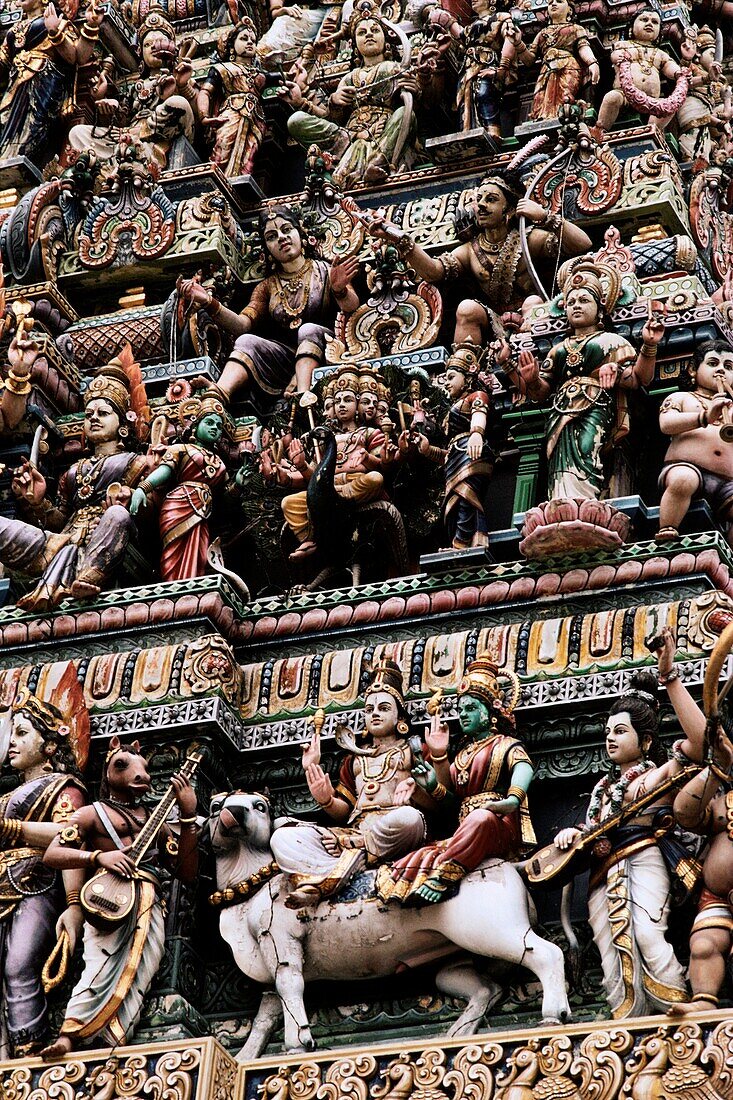Details der Schnitzereien an einem Tempel, Sri Veeramakaliamman Temple, Little India, Singapur