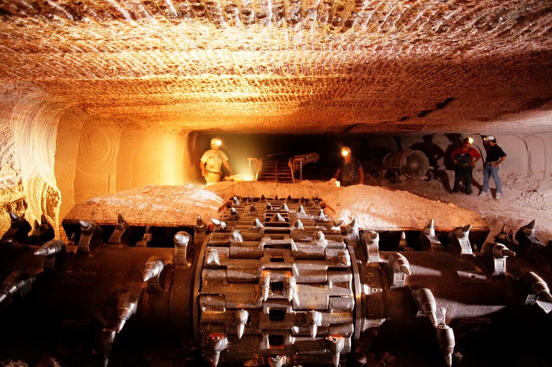 Indonesien, Irian Jaya, Jayawijaya-Gebirge, Bergleute, die unter Tage in der Grasberg-Mine, Gold- und Kupfermine arbeiten