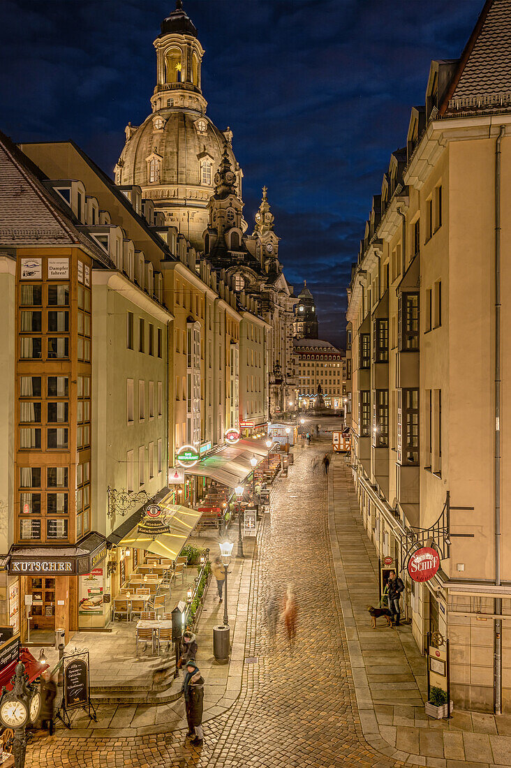 Münzgasse at the Frauenkirche at night, Saxony, Germany