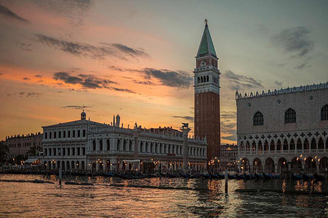 Markusturm Venedig Italien