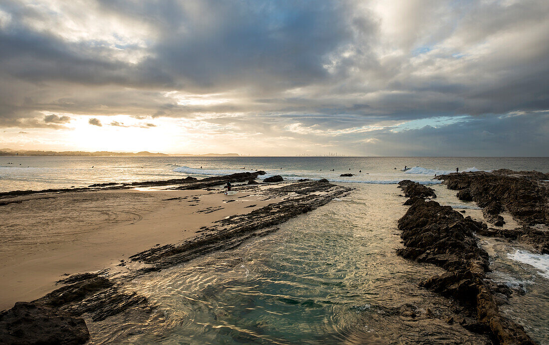 Rock-Pools am Strand von Snapper Rocks Beach - Gold Coast