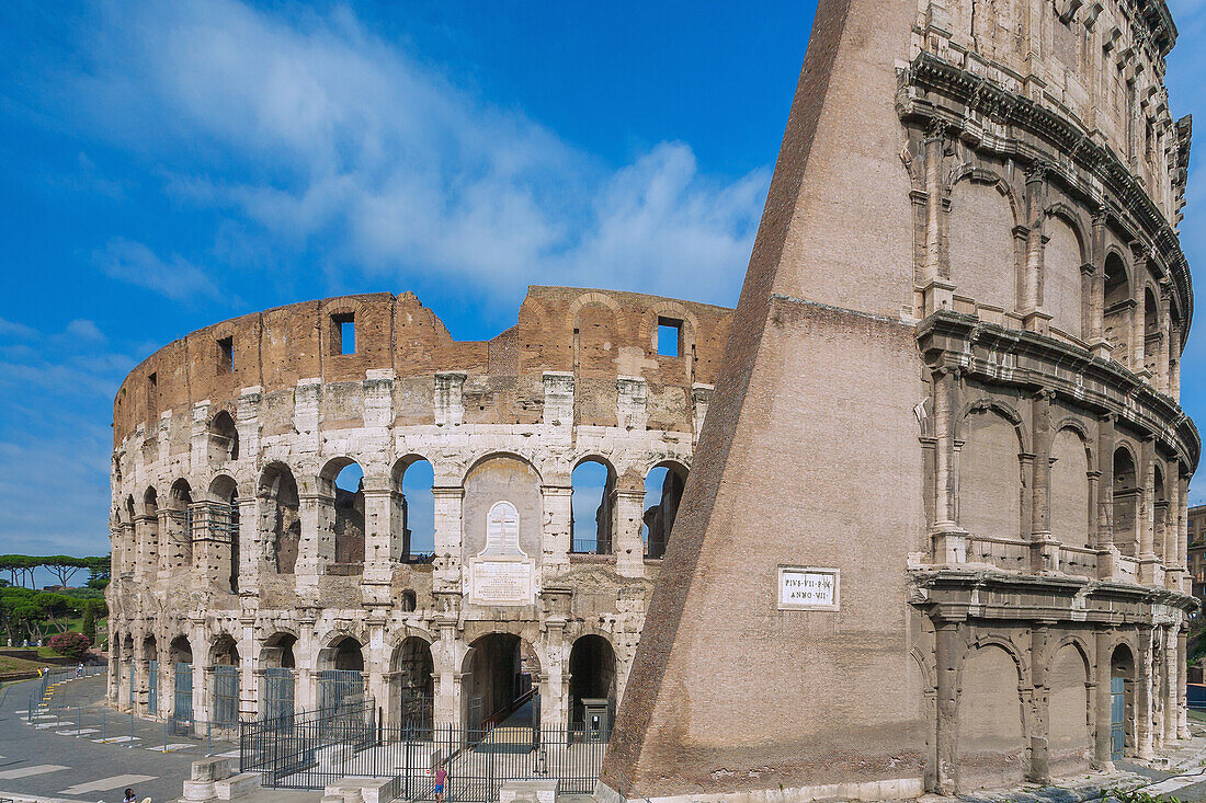 Rom, Kolosseum Außenansicht von Süden, Latium, Italien