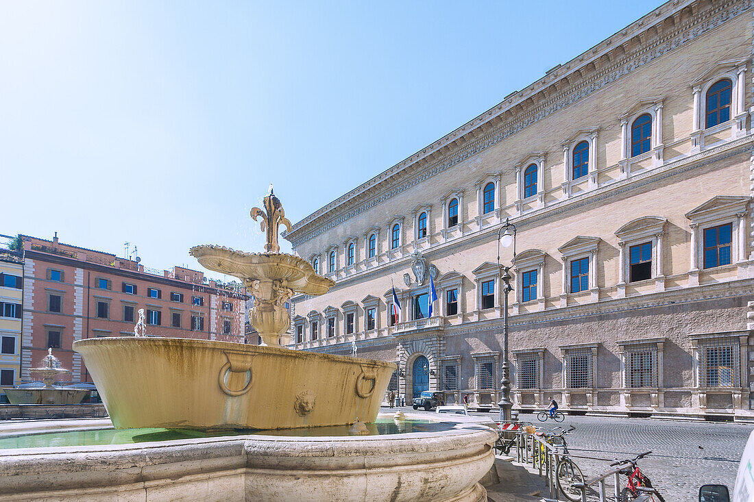 Rome, Piazza Farnese, Palazzo Farnese, fountains with granite bathtubs