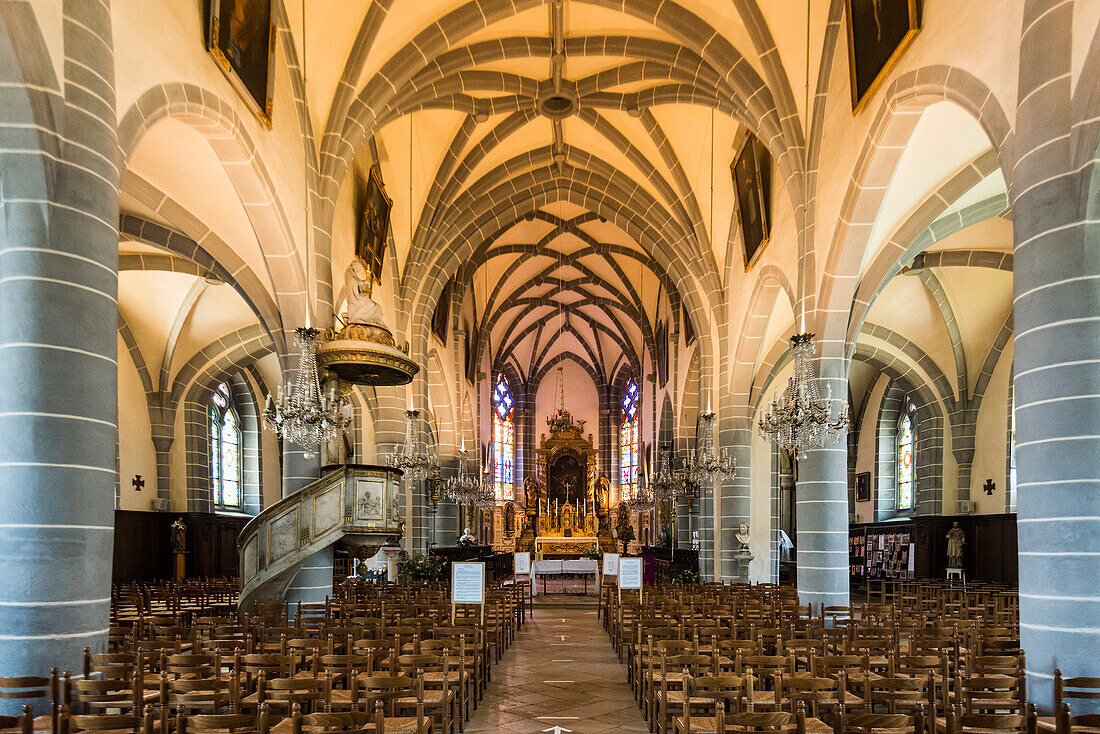 Église Saint-Laurent d'Ornans, Ornans, on the Loue, Doubs Department, Bourgogne-Franche-Comté, Jura, France