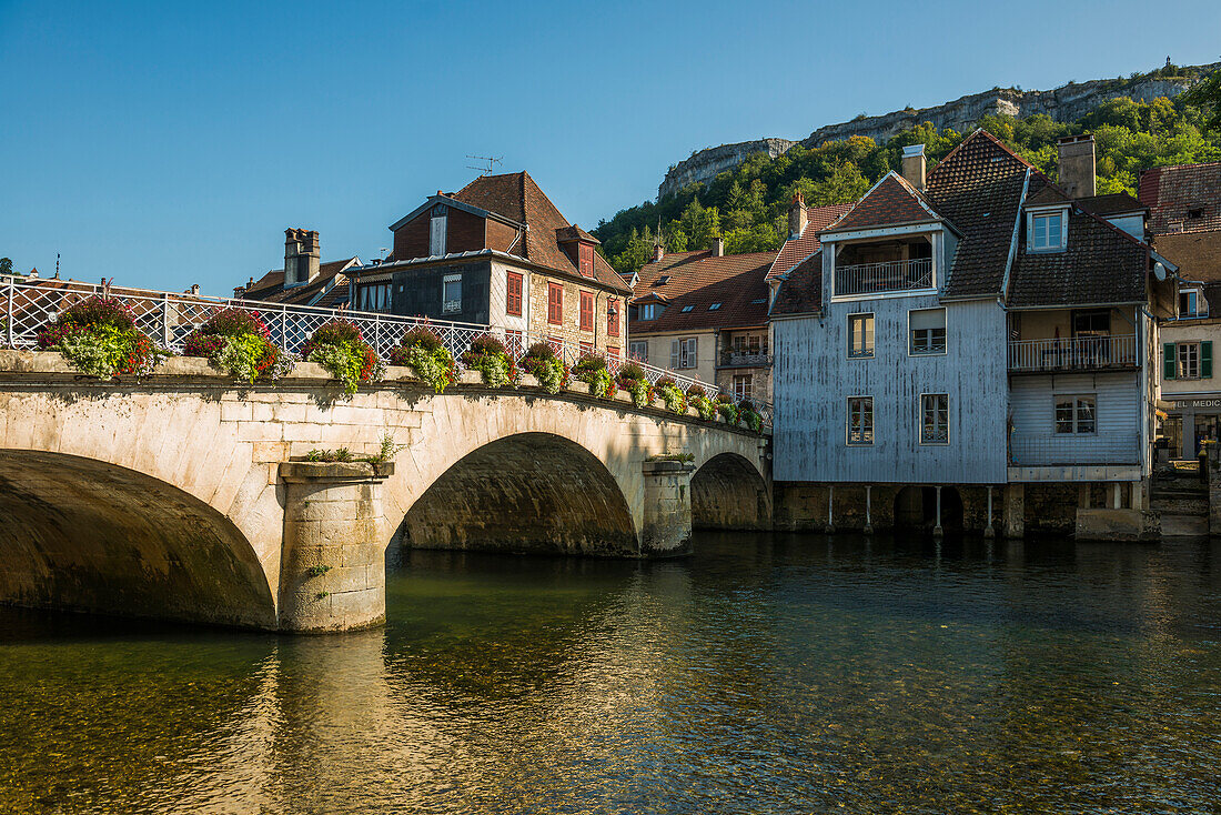 Ornans, am Loue, Département Doubs, Bourgogne-Franche-Comté, Jura, Frankreich