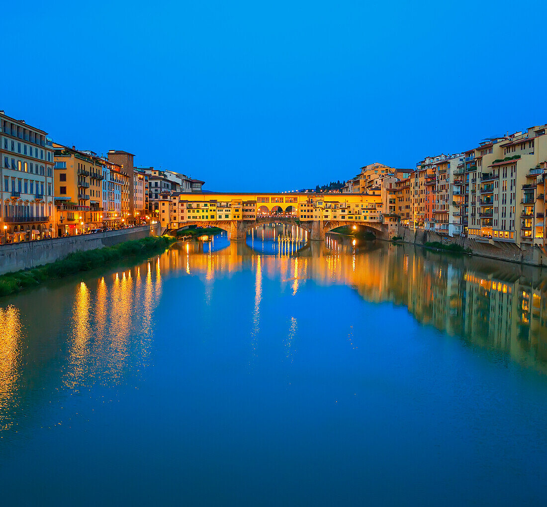 Ponte Vecchio bei Nacht, Florenz, Toskana, Italien