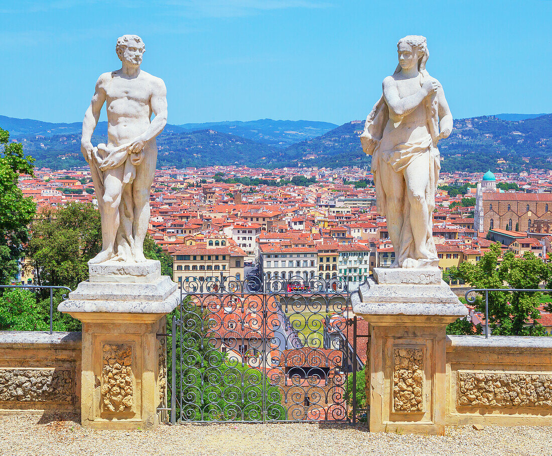 Bardini Gärten Skulpturen mit Blick auf Florenz, Florenz, Italien