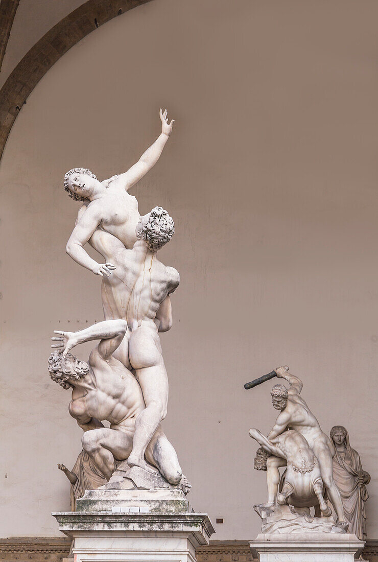 Entführung der Sabinerinnen Skulpturen, Piazza della Signoria, Florenz, Toskana, Italien