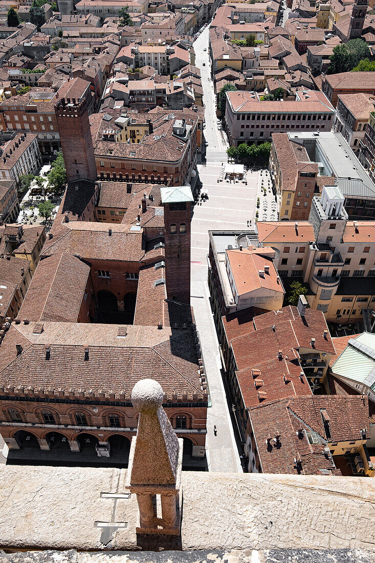 Vogelperspektive auf das Rathaus von Cremona, Cremona, Lombardei, Italien, Europa