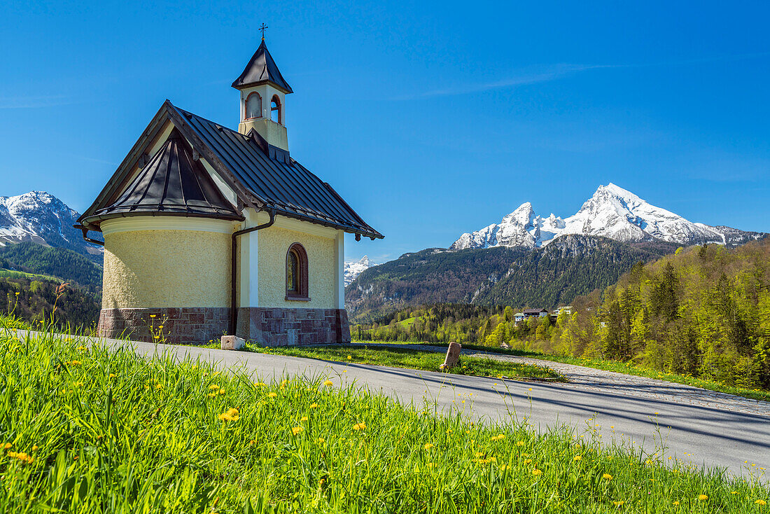 Kirchleitn Kapelle oberhalb Berchtesgaden vor dem Watzmann (2.713 m), Oberbayern, Bayern, Deutschland