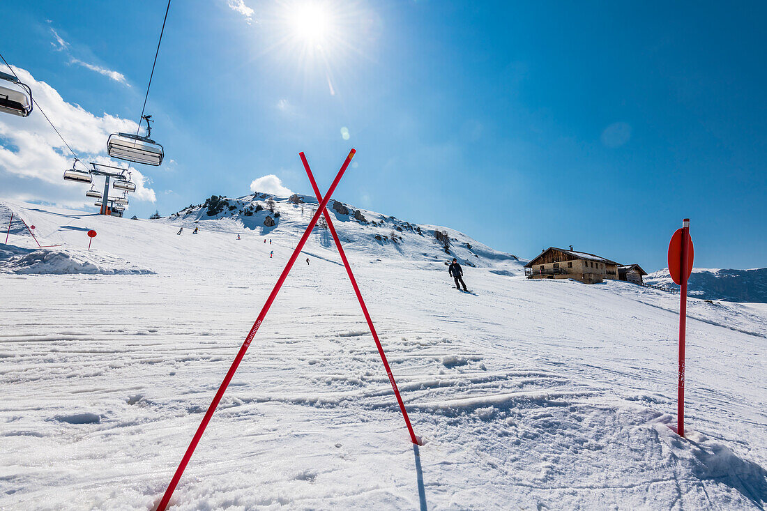 Snowborder, skiers, ski slope, Gold button, Compatsch, Seiser Alm, South Tyrol, Alto Adige, Italy