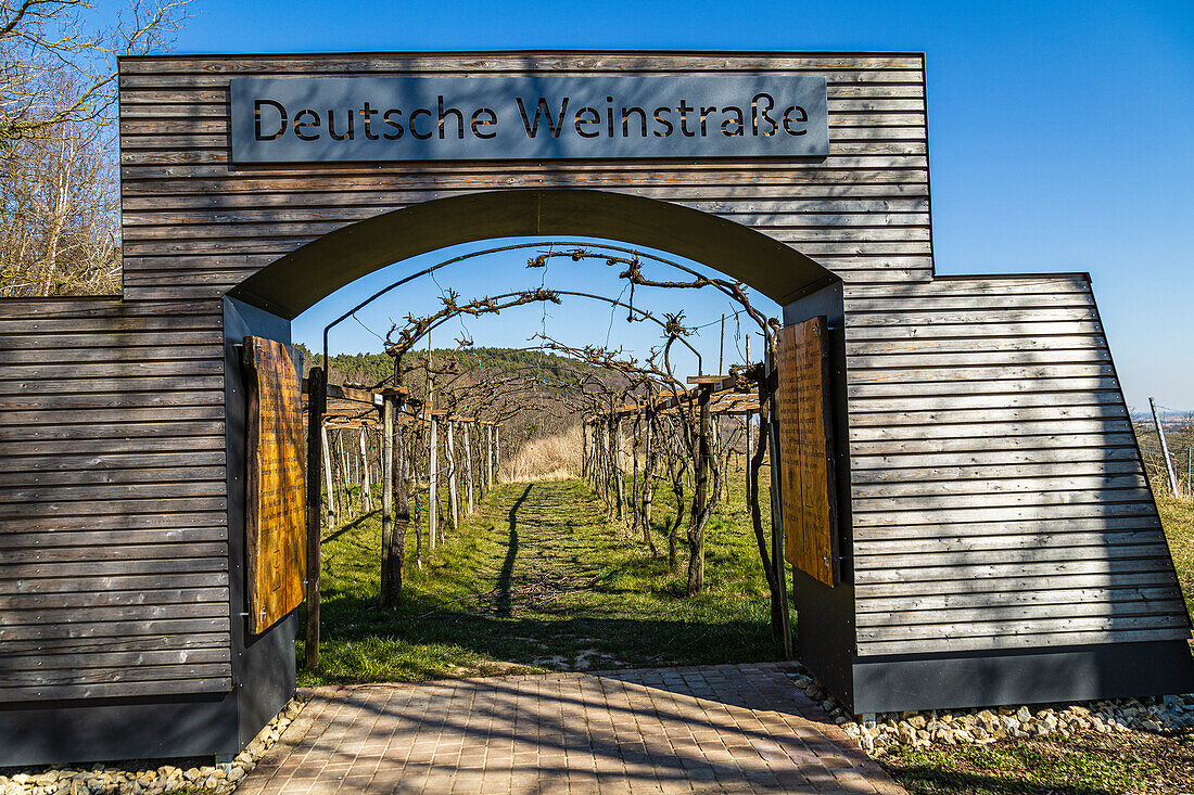 Small wine gate on the Southern Wine Route, Palatinate Forest, Schweigen-Rechtenbach, Rhineland-Palatinate, Germany, Europe
