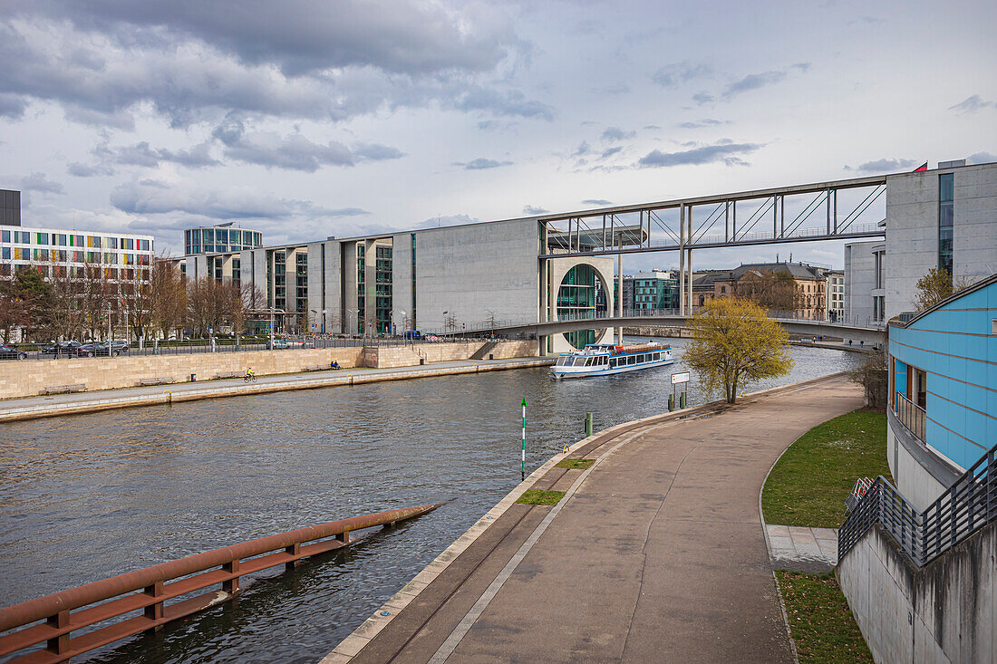 Bundestag and Marie-Elisabeth Lüders Bridge in Berlin, Germany