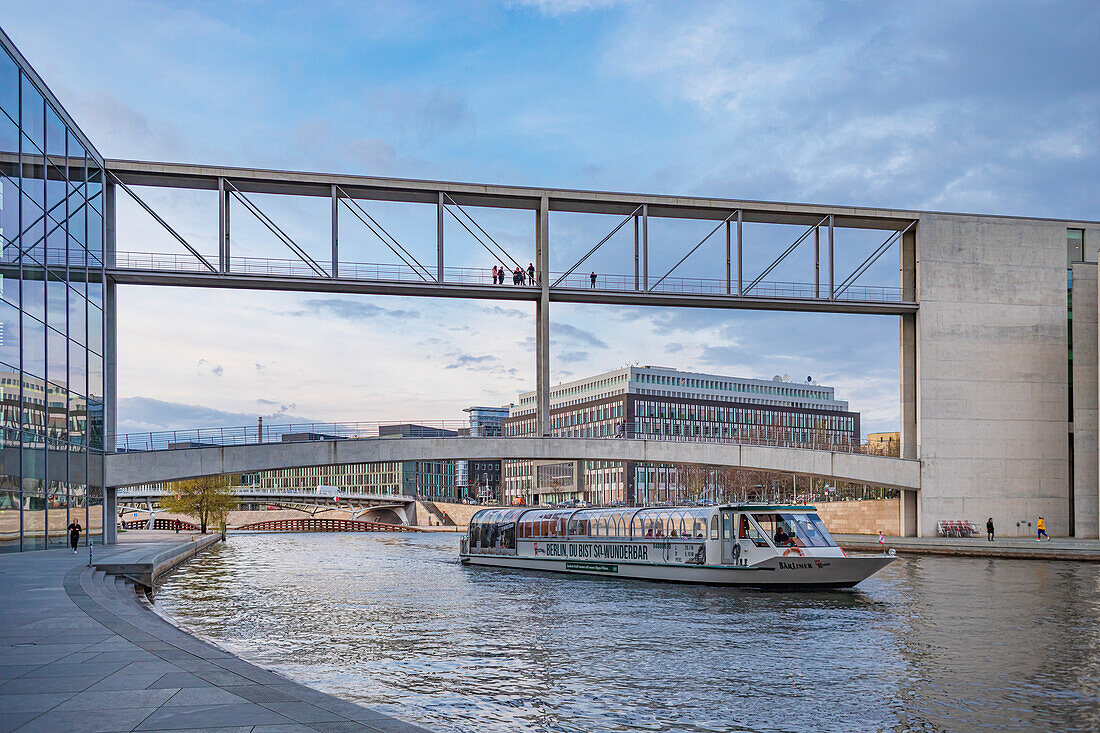 Bundestag and Marie-Elisabeth Lüders Bridge in Berlin, Germany