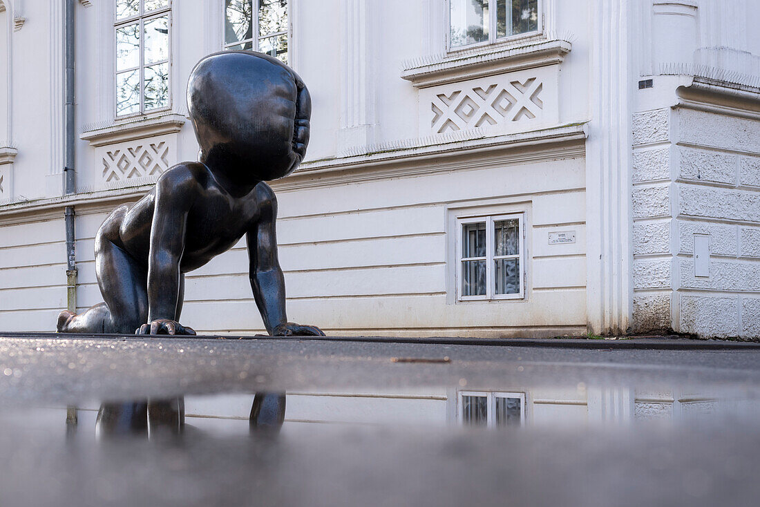 Baby, Miminka, Skulptur des tschechischen Bildhauers David Černý, Prag, Tschechien