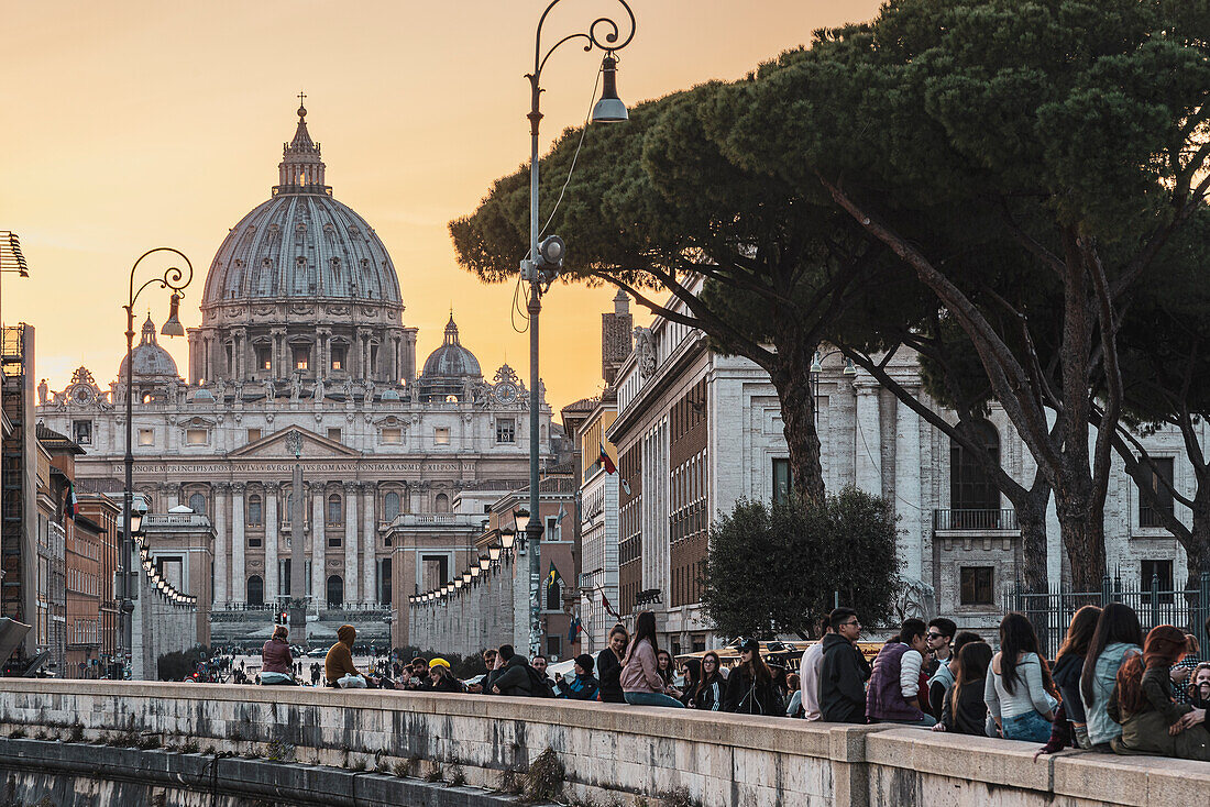 Piazza Pia mit Petersdom im Hintergrund, Rom, Latium, Italien, Europa