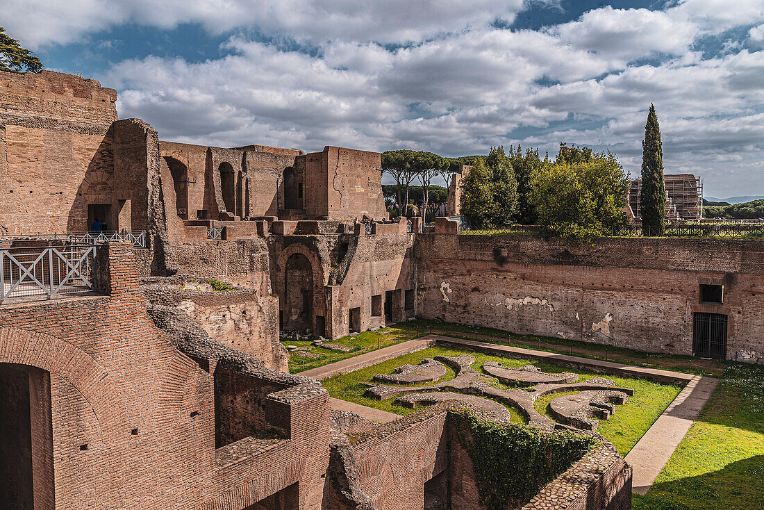 Gartenstadion des domitianischen Kaiserpalastes (sog. Hippodrom) auf dem Hügel Palatin, Rom, Latium, Italien, Europa
