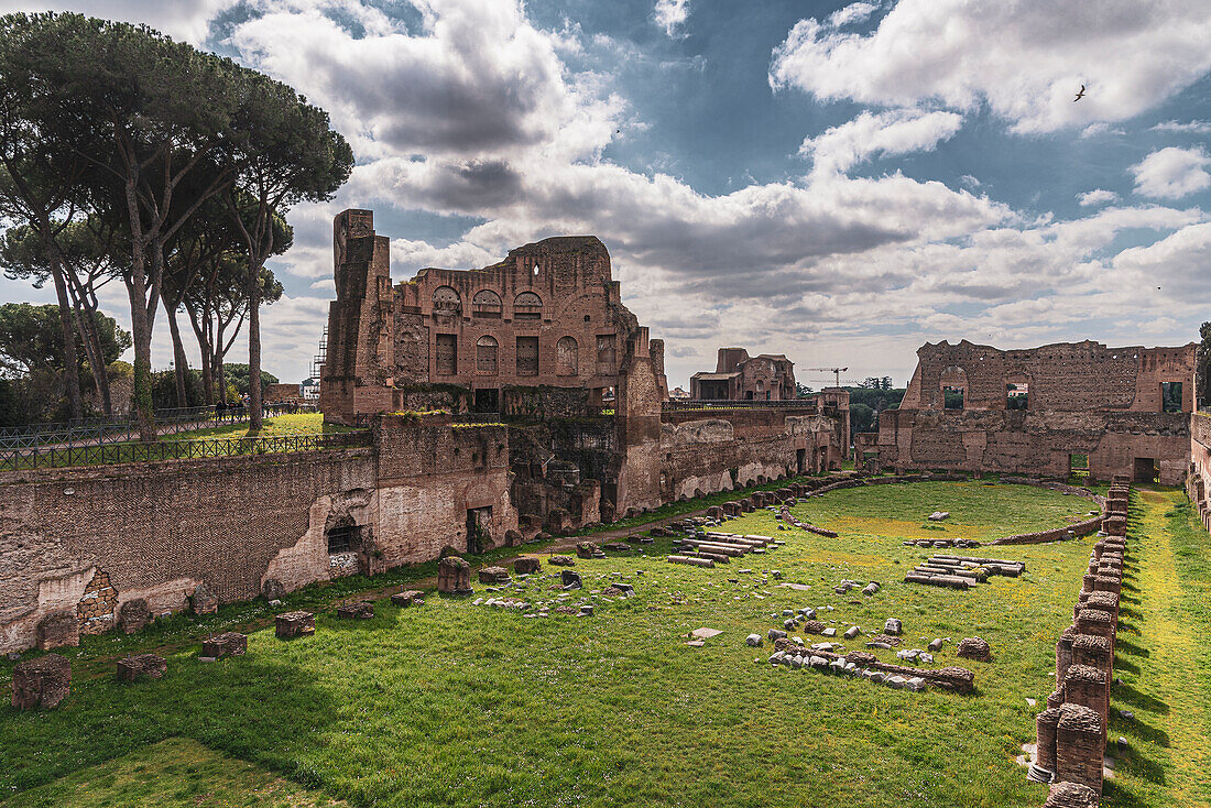 Gartenstadion des domitianischen Kaiserpalastes (sog. Hippodrom) auf dem Hügel Palatin, Rom, Latium, Italien, Europa