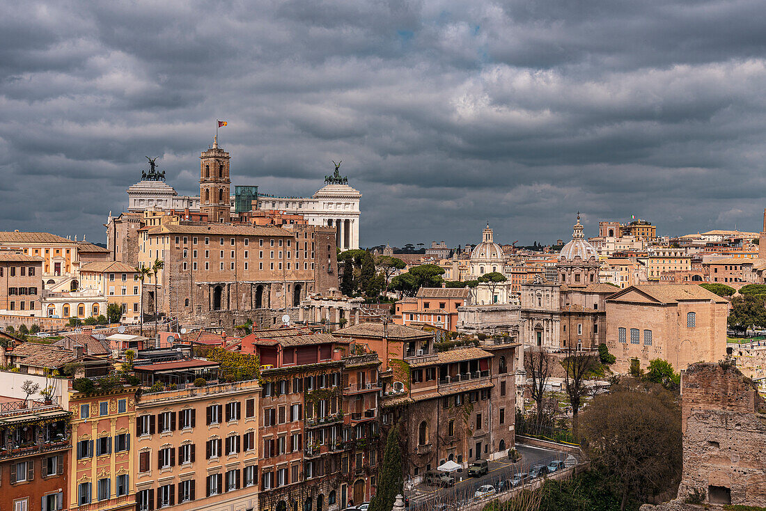 Blick auf Antikes Forum und Kapitolshügel, Rom, Latium, Italien, Europa