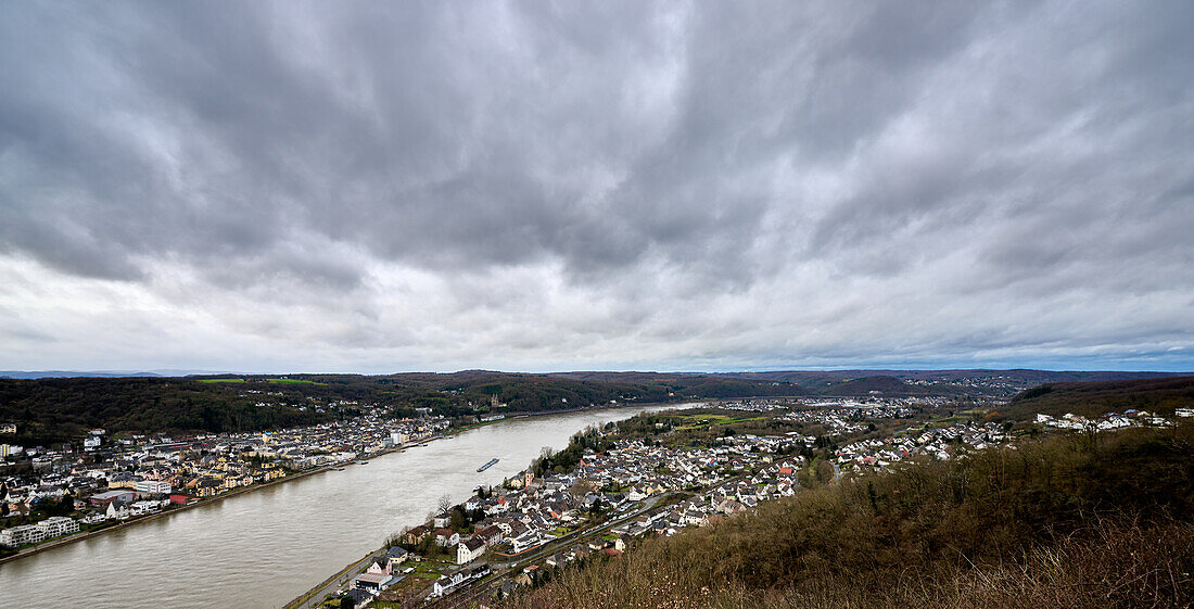 Blick von der Erpeler Ley über den Rhein in Richtung Norden, Erpel, Rheinland-Pfalz, Deutschland