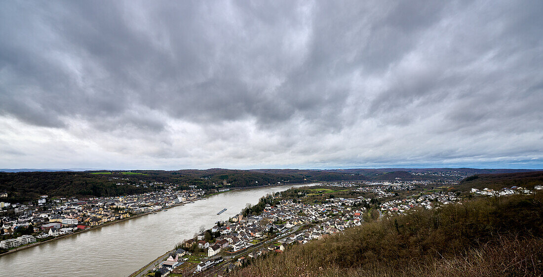 View from the Erpeler Ley over the Rhine towards the north, Erpel, Rhineland-Palatinate, Germany