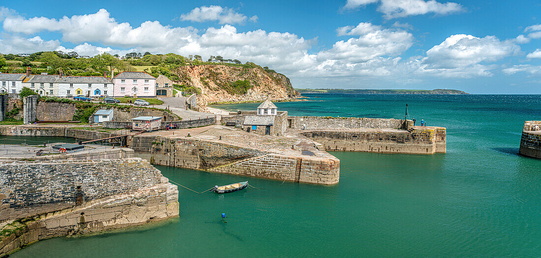 Hafeneinfahrt von Charlestown, Cornwall, England 