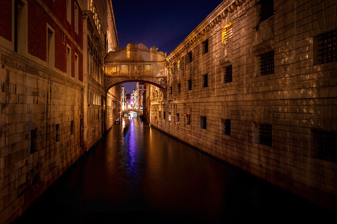 Night time view of the Bridge of Sighs, Venice, Veneto, Italy