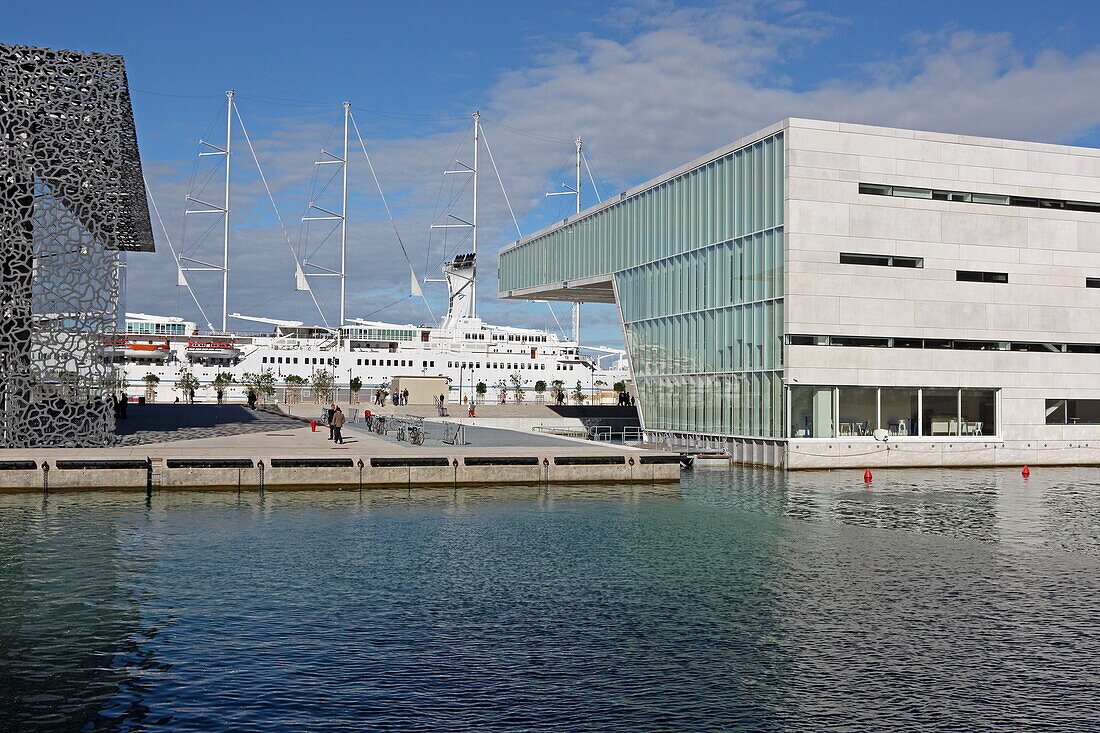 Villa Mediterranee and MuCem (Museum of European and Mediterranean Civilizations), with a cruise ship in the background, Marseille, Bouches-du-Rhone, Provence-Alpes-Cote d'Azur, France