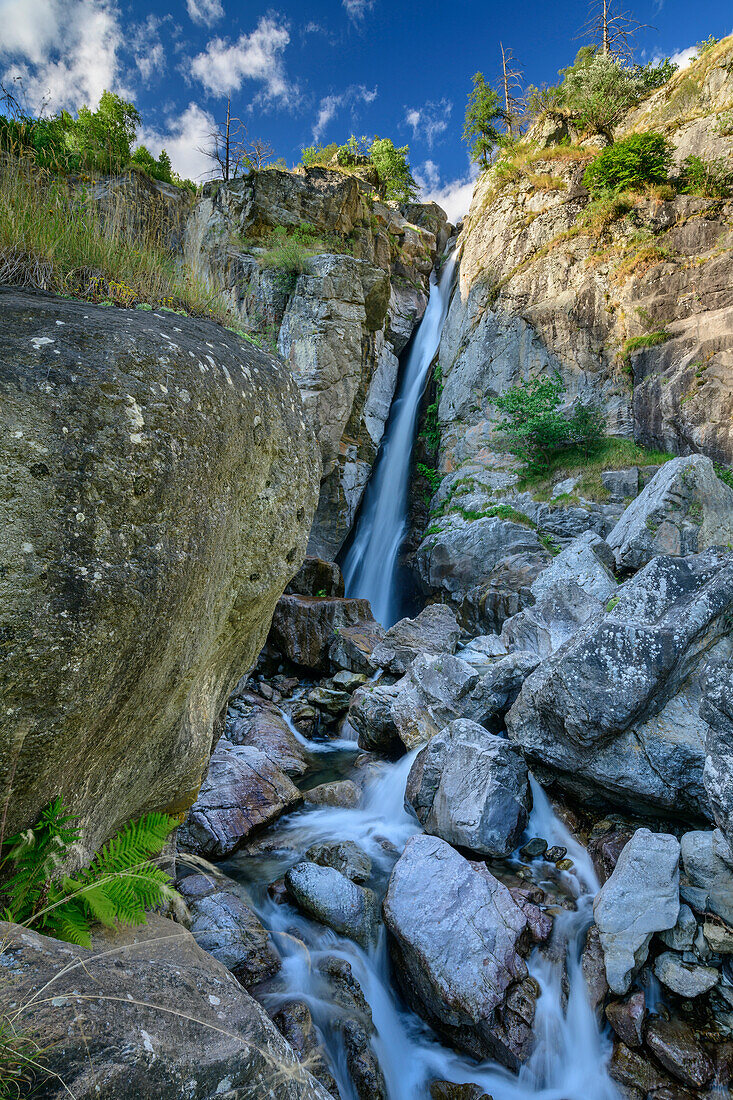 Cascade du Ray waterfall, Gordolasque valley, Maritime Alps, Mercantur National Park, Provence, France