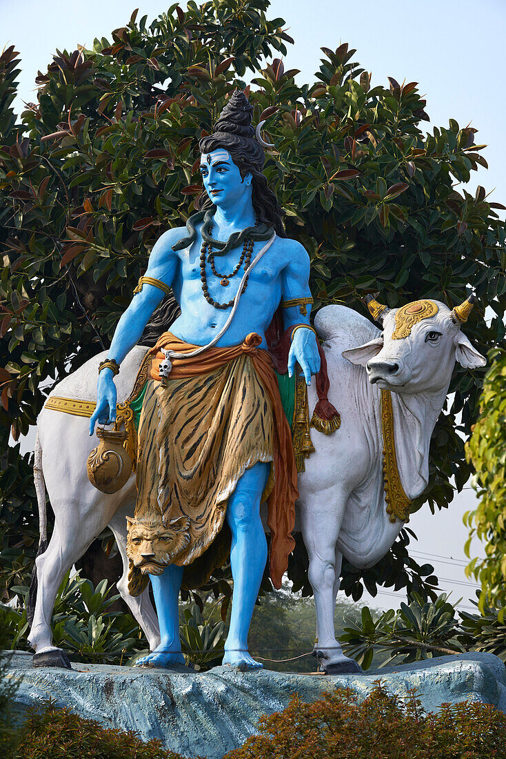 Shiva and Nandi statue, Mathura, India