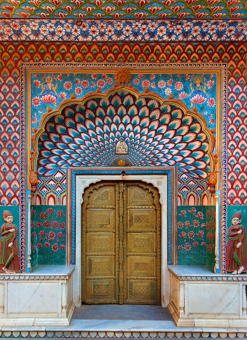 Tür des Stadtschlosses, Jaipur, Rajasthan, Indien