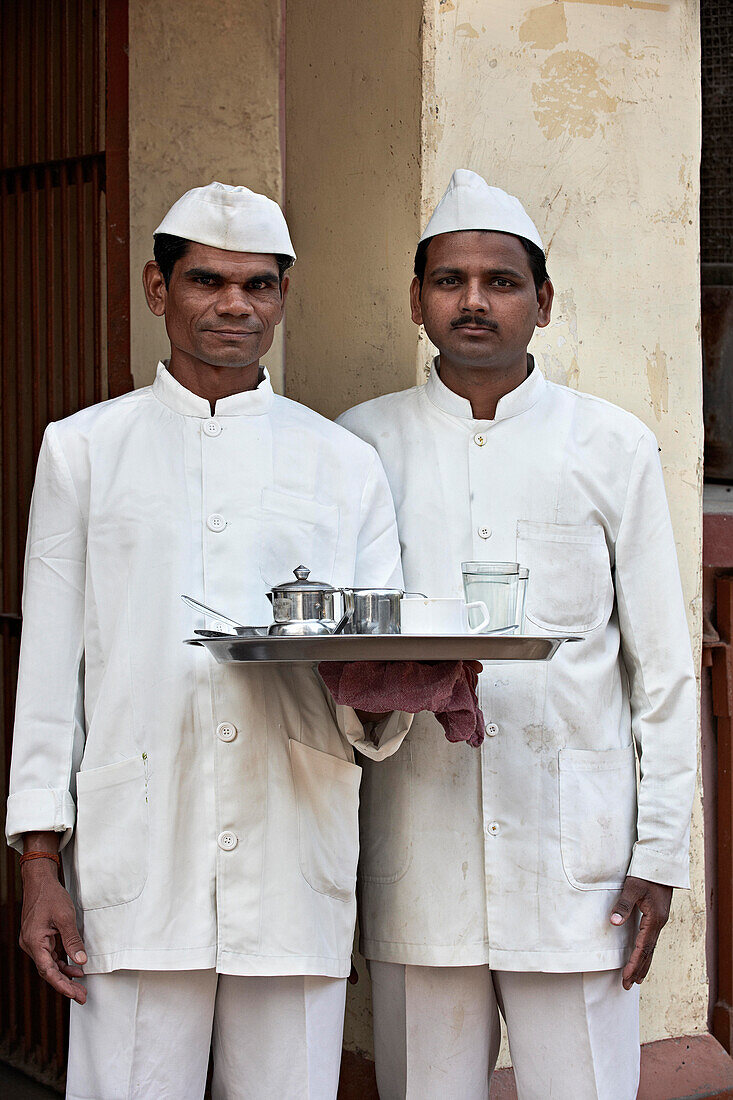 Kaffee Kellner, Allahabad, Uttar Pradesh, Indien