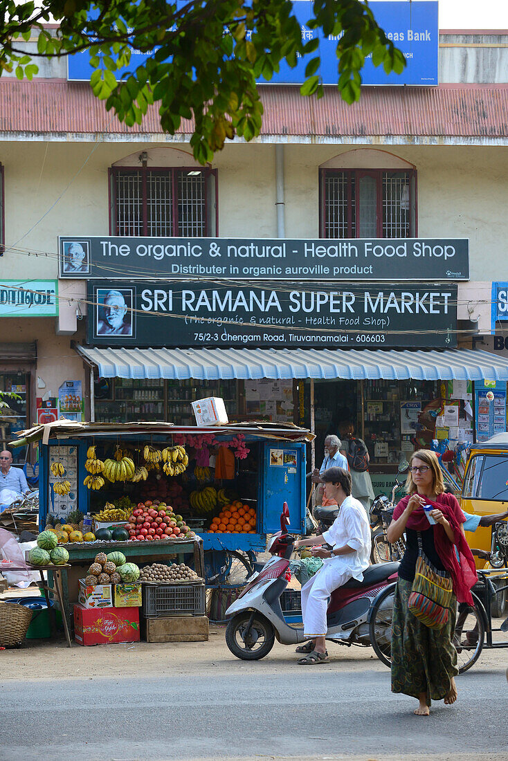 Tiruvannamalai organic shop, India