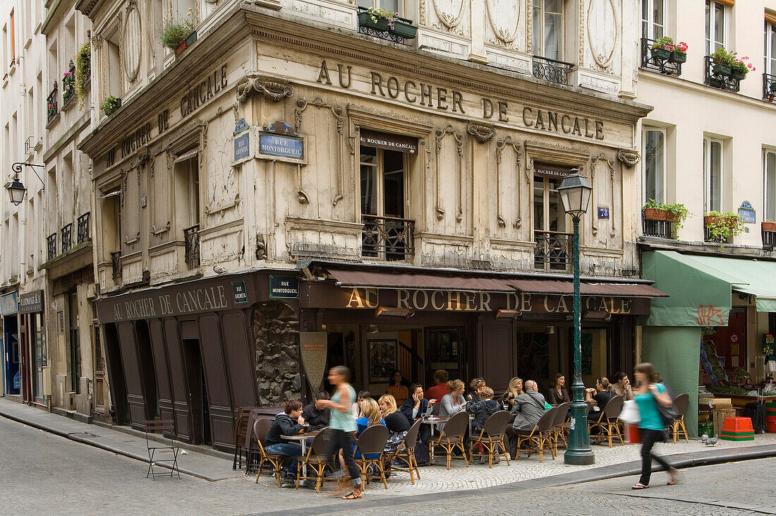 Au Rocher du Cancale Cafe restaurant, Rue Montorgueil, Paris, France