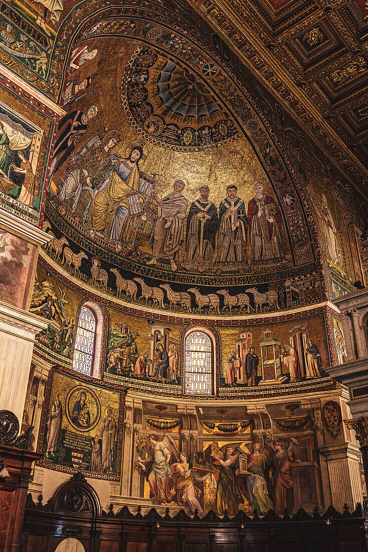 Interior of Basilica di Santa Maria in Trastevere, Rome, Lazio, Italy, Europe