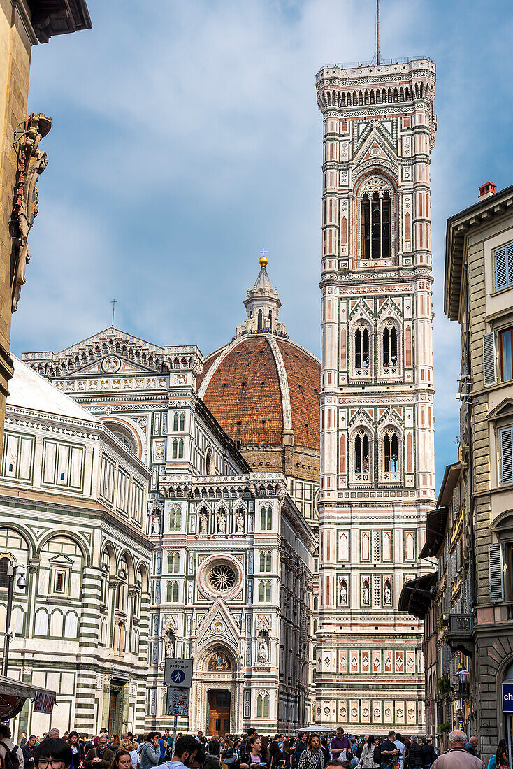 Baptisterium und Fassade des Dom, Kathedrale Santa Maria del Fiore, Florenz, Toskana, Italien