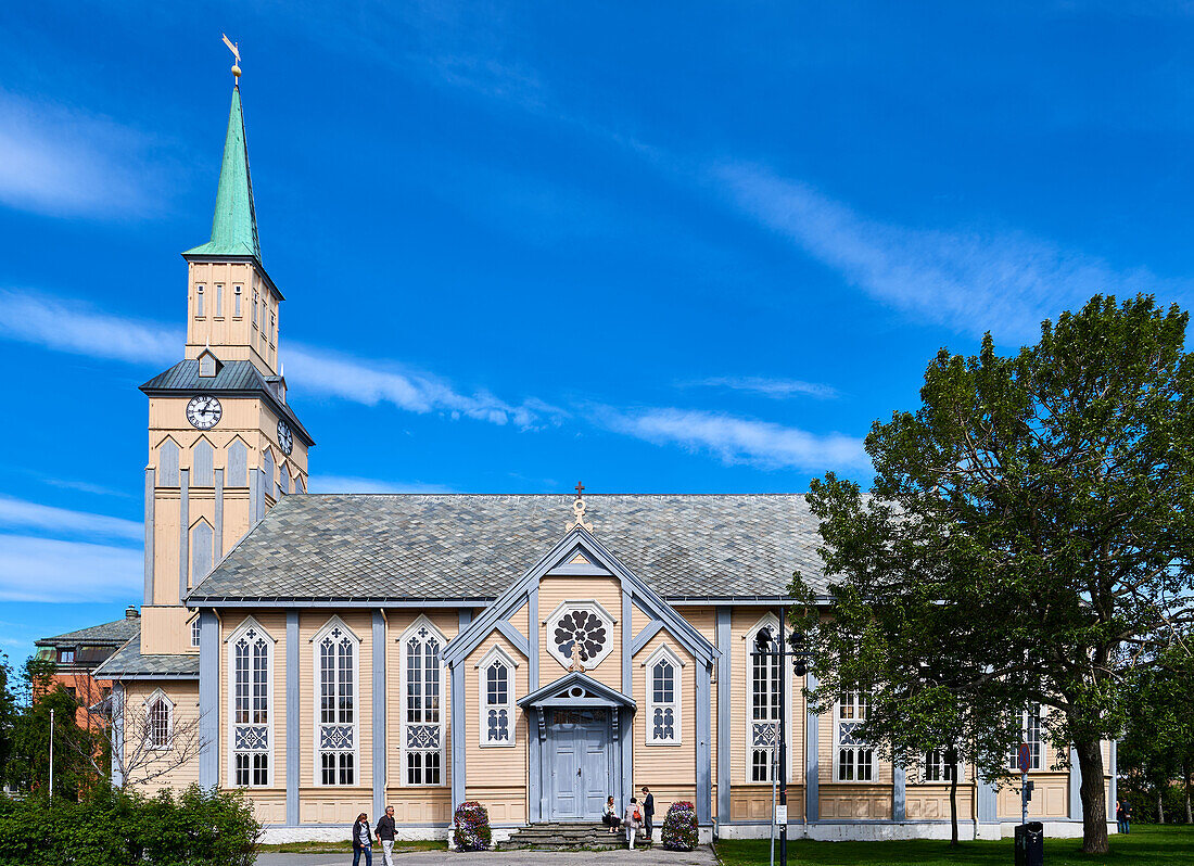 Protestantische Kirche Tromsø, hauptsächlich aus Holz errichtet, Tromsø, Norwegen