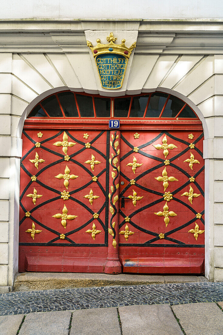 Entrance door with real gold leaf fittings from 1727, baroque house, Neißstraße, Goerlitz, Upper Lusatia, Saxony, Germany