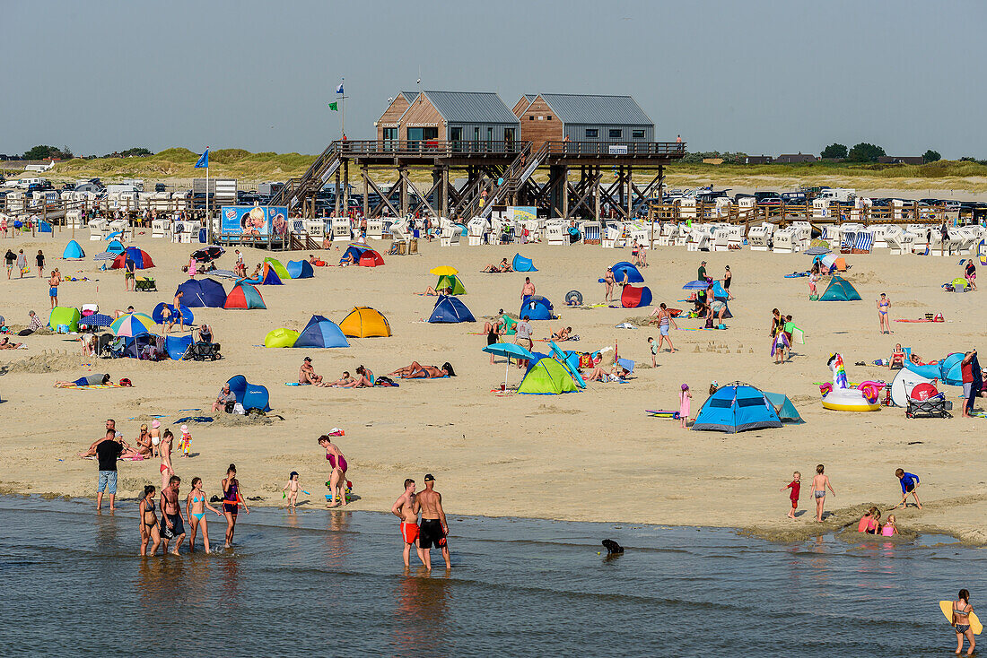 Extrem heißer Tag im Juli, Strand von St. Peter Ording, Ortsteil Ording, St. Peter Ording, Nordfriesland, Nordseeküste, Schleswig Holstein, Deutschland, Europa