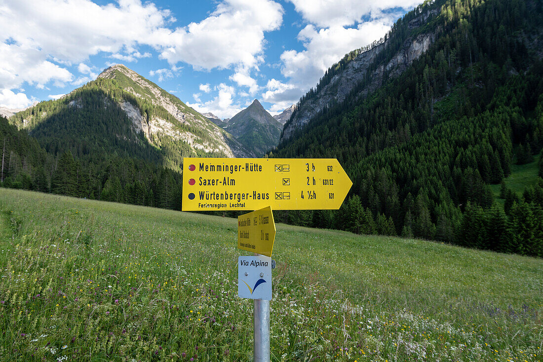 Signpost to the Memminger Hütte, European long-distance hiking trail E5, crossing the Alps, Madau, Tyrol, Austria