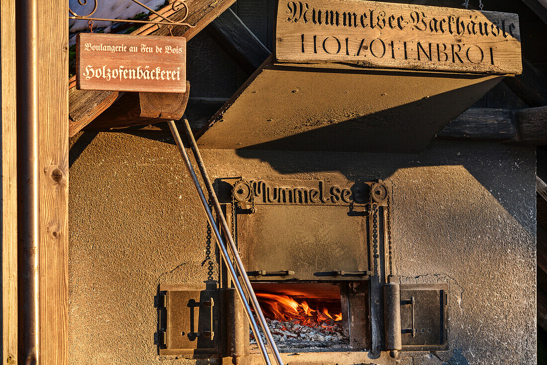 Offener Backofen für Holzofenbrot am Mummelsee, Mummelsee, Nationalpark Schwarzwald, Schwarzwald, Baden-Württemberg, Deutschland