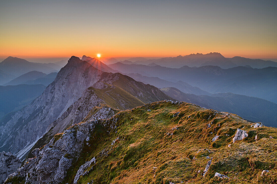 Sonnenaufgang am Veliki vrh, Veliki vrh, Hochturm, Karawanken, Slowenien, Kärnten, Österreich 