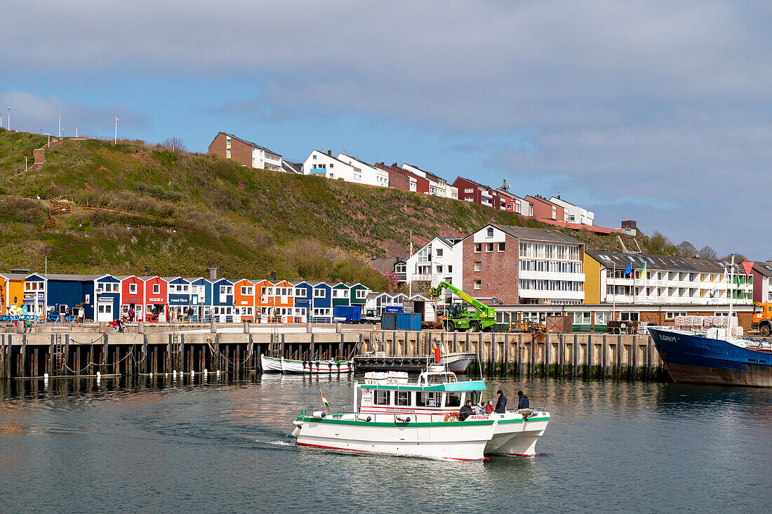 Ausflugsboot im Hafen von Helgoland, Nordsee, Insel, Schleswig-Holstein, Deutschland